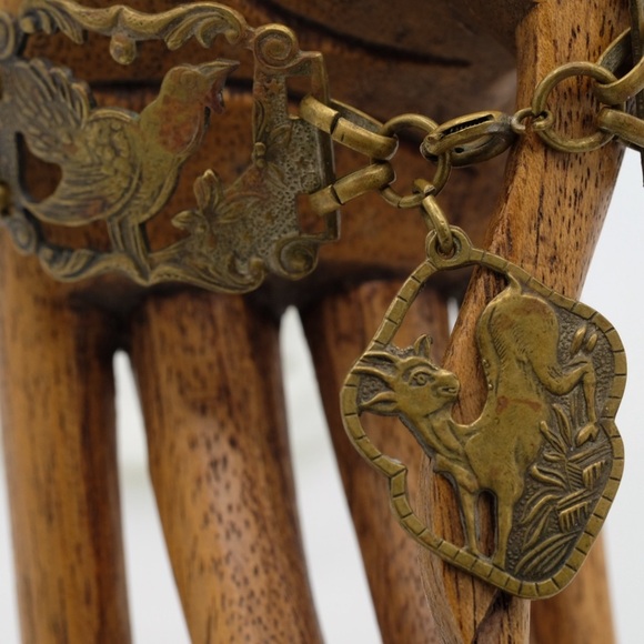 Vintage metal Panel bracelet featuring Bird designs - Picture 7 of 16